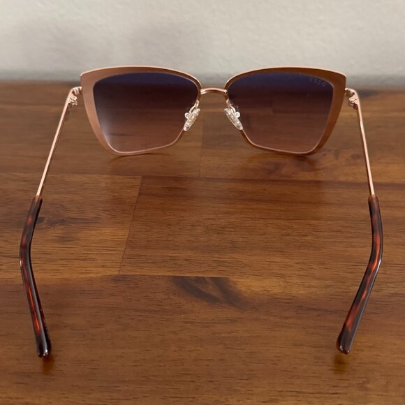 DIFF - Grace Sunglasses in Champagne and Lavender Rose Gradient Lenses - Picture 6 of 9